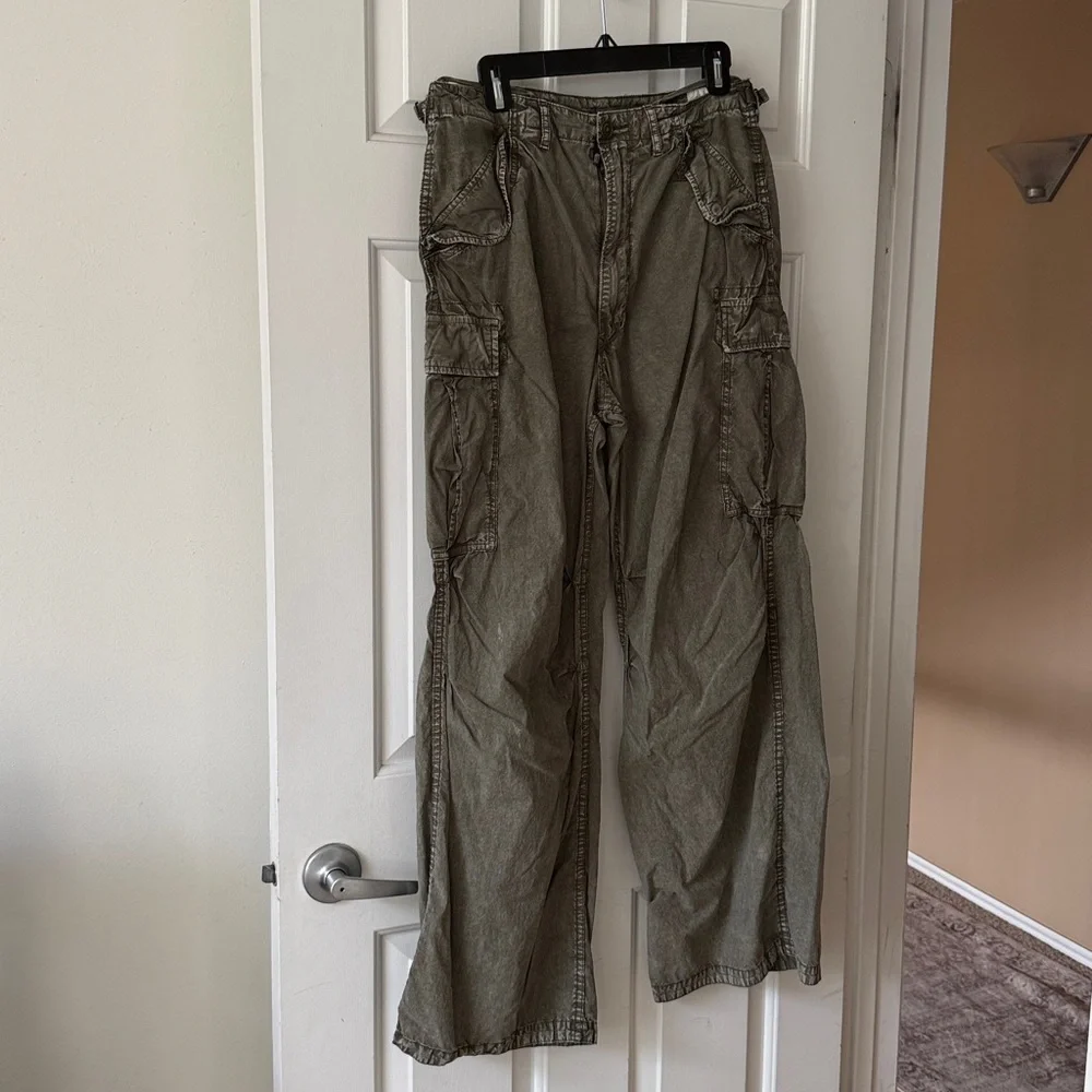 R13 Wide Leg Cargo Pants in GD Olive 28- Small Hole - Picture 4 of 16
